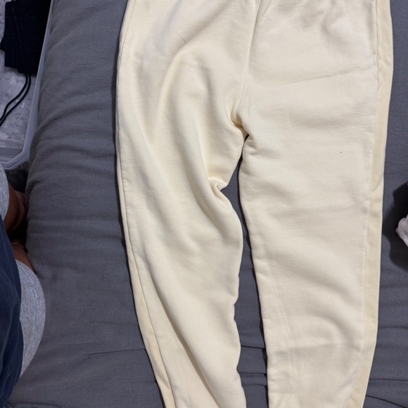 Tna COZYAF BOYFRIEND SWEATPANT- GD Lemonade - Picture 3 of 3